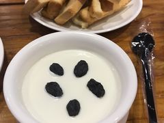 古丽自制酸奶-楼兰古丽·新疆菜(大唐西市店)