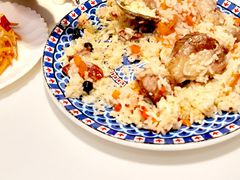 羊肉抓饭-西域胡氏大盘鸡(新华胡杨风店)