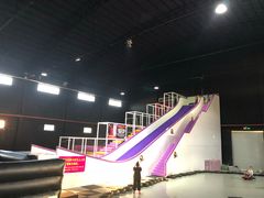 -嘿哟动霸CHUA·新潮玩运动娱乐中心·蹦床滑冰团建乐园