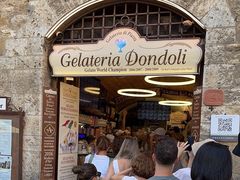 -Gelateria Dondoli