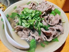 -大众跷脚牛肉馆·非遗传承单位(峨眉山店)