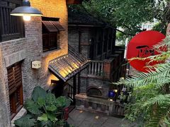 -闲隅江景艺术酒店(解放碑洪崖洞总店)