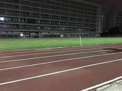 -燕子岗体育场