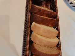 面包篮配黄油果酱-哈拉硕俄式西餐