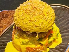 瀑布芝士牛肉汉堡-Let'sBURGERplus·非常创意汉堡(三里屯店)
