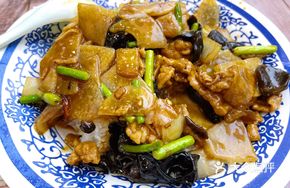 Pan-Fried Pork with Potato Rice Bowl