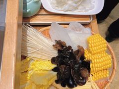 -潮界(LU·ONE凯德晶萃广场店)