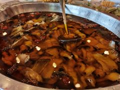 -鑫巴蜀小镇 · 水煮鱼专研店(玉桥店)
