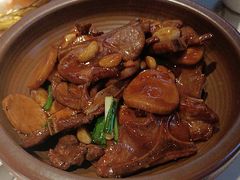 -阿瓦山寨·湘菜现炒·剁椒鱼头王(咸阳总店)