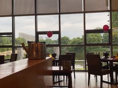 靠窗位-听松楼·花园酒店·自助餐厅(红梅公园店)