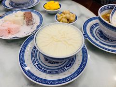 -广信牛奶甜品世家(台东店)