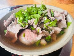 -大众跷脚牛肉馆·非遗传承单位(峨眉山店)