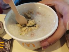 -麦当劳(友谊路得来速店)