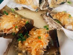 -三亚火车头万人海鲜广场