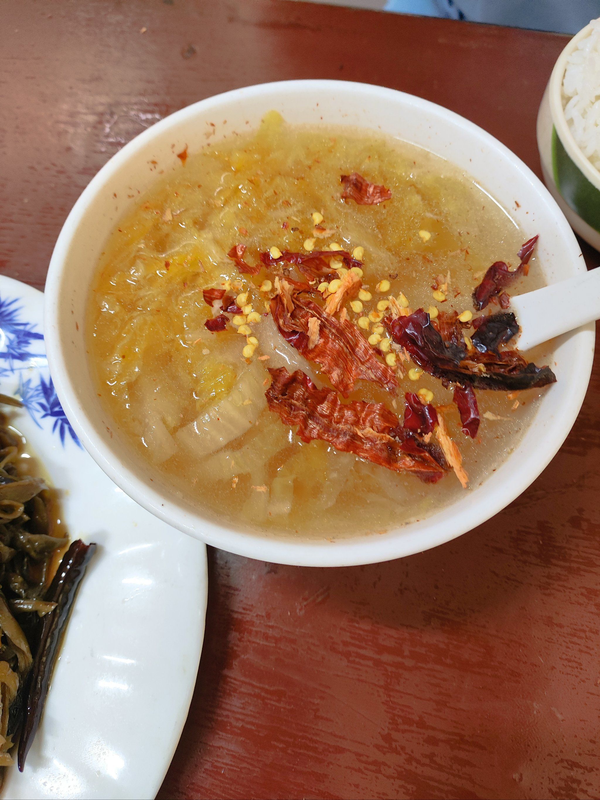 酸菜汤的正确饮用方式