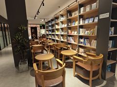 -魔方城市书房(中街益田店)