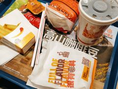 狠霸王牛堡-汉堡王(徐汇绿地缤纷店)