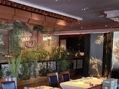 -八府香鸭·啫啫煲(华山路店)