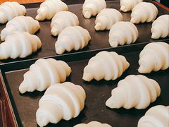 海盐焦糖牛角包-来回·咖啡(天河南店)