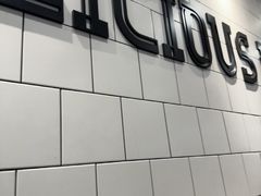 -麦当劳(上海虹桥站30B检票口楼上)