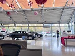 -上海永达奥迪4S店(张杨路店)