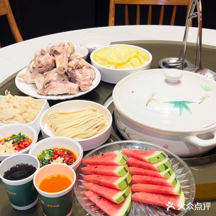 张家艺猪骨砂锅真的爱上了😻