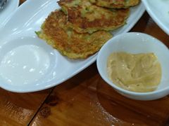 西葫芦饼配酸奶-TUK土耳其餐厅·下午茶(卢湾店)