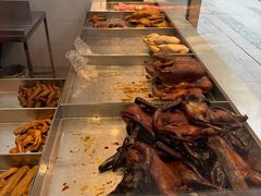 -狗撵鸭(泰山公寓店)