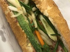 -Bánh Mì Huynh Hoa