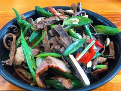 干笋子炒腊肉-禧福徕盆盆香川菜馆