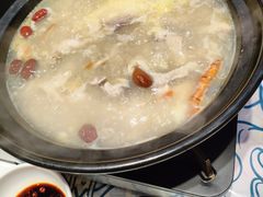 -松哥油焖大虾.小龙虾.黑鸭煲(海岸城店)