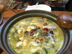 石锅酸菜鱼-周鱼小馆石锅酸菜鱼(活力汇店)