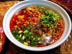 -爆炸头阿姨小四川正宗川味小吃(无任何分店)