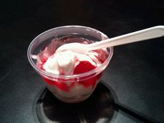 草莓圣代-麦当劳(番禺信联大厦店)