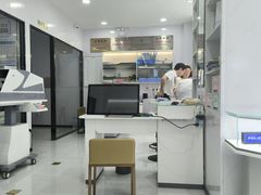 -光明眼镜·蔡司授权(徐泾店)