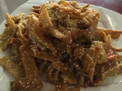 -溢心园香河肉饼总店