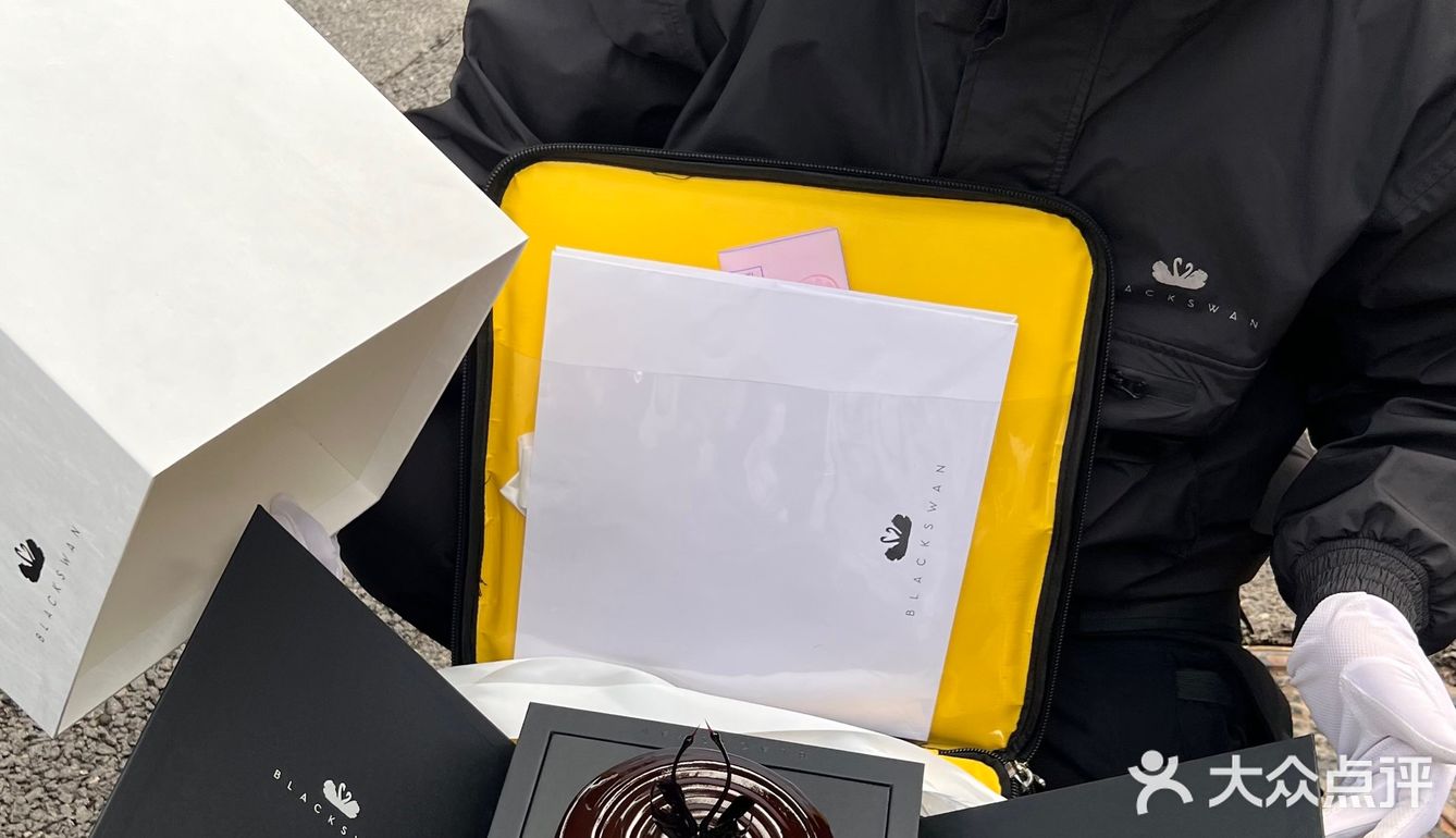 黑天鹅蛋糕🎂为纪念日留下美美的回味