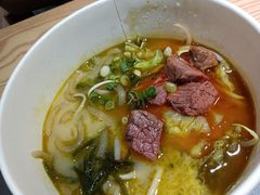 老坛酸菜肉沫米粉-吉品合酥脆烤饼(哈西金街店)