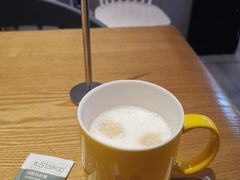 拿铁咖啡-HELLO 27 意面·沙拉·帕尼尼