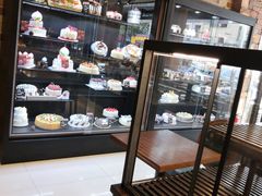 面包甜点陈列柜-红跑车(三牌楼店)
