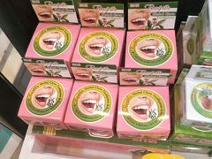 -曼谷四叶草彩妆&纪念品  (chitlom)