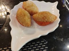 珍珠咸水角(中)-新兴·金羊座·粤菜点心(乐峰店)