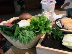 -湊湊火锅·茶憩(上海合生汇店)