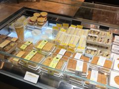 面包甜点陈列柜-皇冠幸福里动物奶油生日蛋糕(万达店)