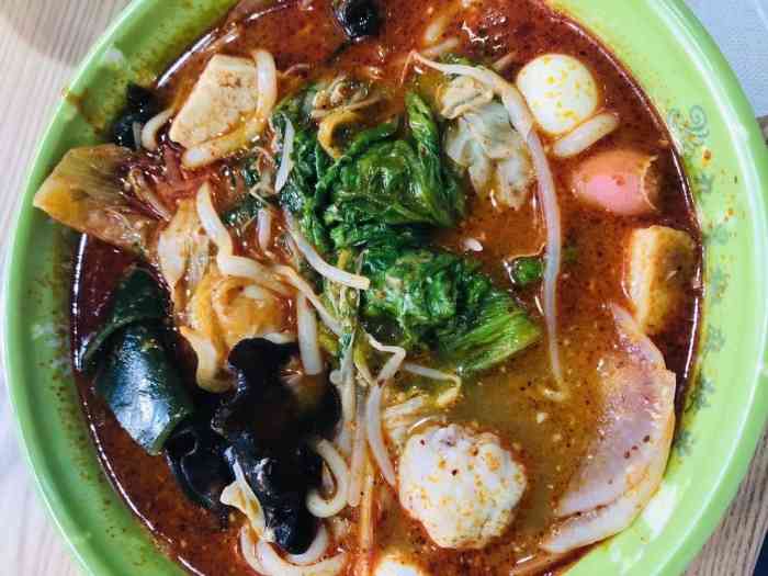 我觉得这家对于东北老式麻辣烫有些误解吧看了点评去的跟张亮没啥区别