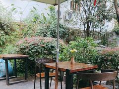 -蓝壁虎咖啡酒馆