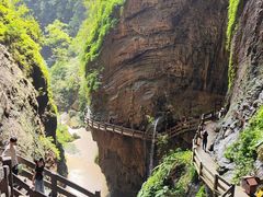 -龙水峡地缝景区