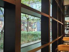 -星巴克(上海虹桥新天地二店)