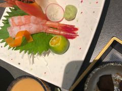 -铭牛烧肉·和牛海鲜自助(高新月牙湖店)