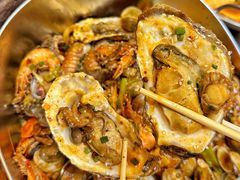 -东来菜馆•手抓海鲜家常菜•海鲜锅贴(鸽子窝店)